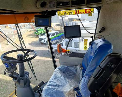 New Holland CR 9060