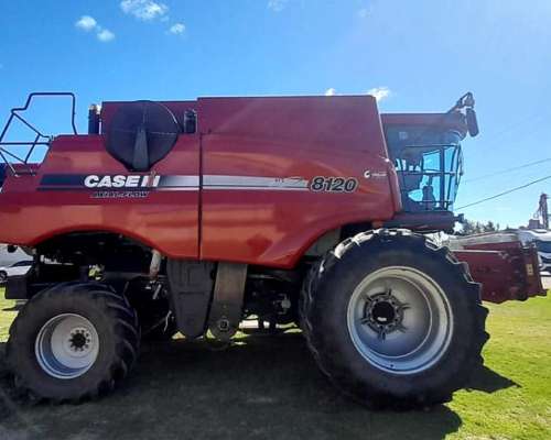 Cosechadora 8120 año 2014, 4300hs