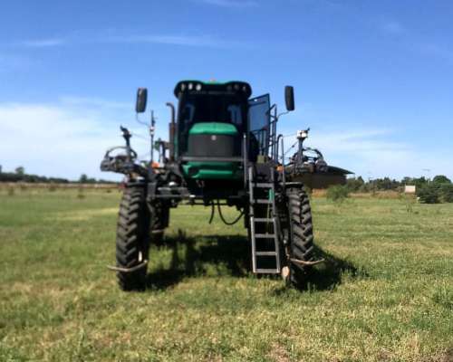 Pulverizadora Praba 3.0, año 2018, 2.600 Hs Motor, 140 HP,