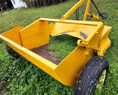 Pala de Arrastre Grosspal 1,50mts de Capacidad.