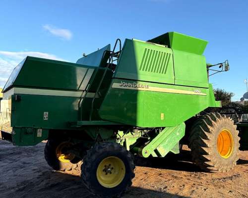 John Deere 1550. Horas Motor 8000.