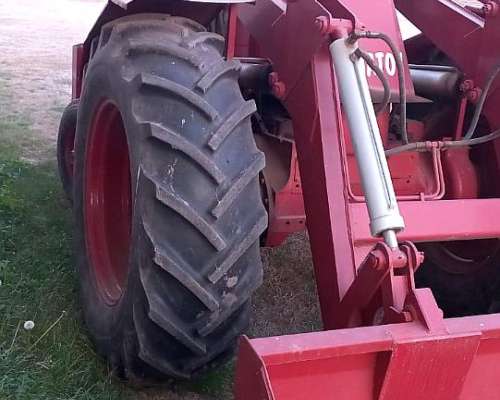Cargadora Frontal Tracor con Pala Fiat 780