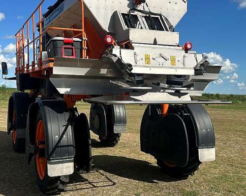 Fertilizadora Autopropulsada Jacto 5030