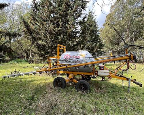 Vendo Pulverizadora de Arrastre Praba