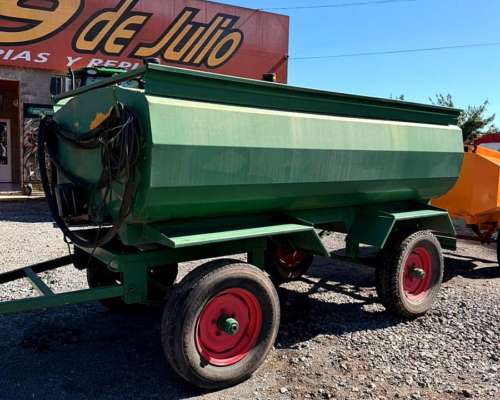 Acoplado Tanque Mauro 3000lts con Bomba 12v