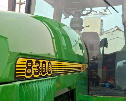 Tractor John Deere 8300 Americano año 1996/7 13.000hs.reales