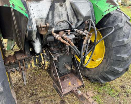 John Deere 5400 con Pala