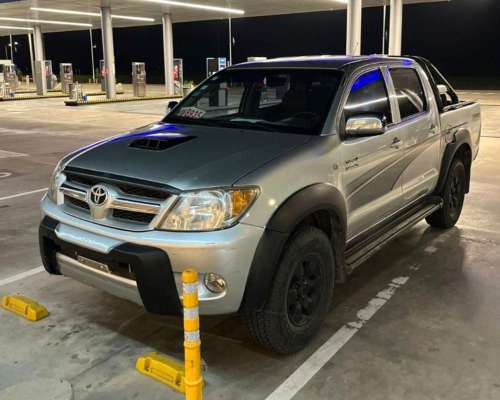 Toyota Hilux 3.0 CD 4X4 TDI SRV Cuero AT 2007 $23.999.000