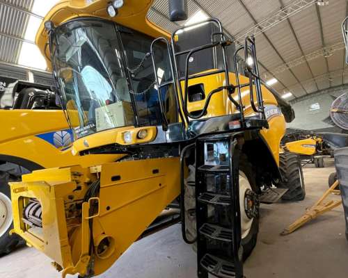 Cosechadora New Holland CR9060 Usada - Doble Tracción