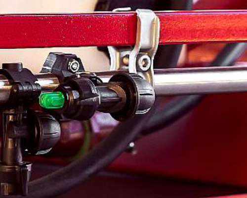 Equipo Pulverizador a 12v, Tanque 400lts y Botalón 6m