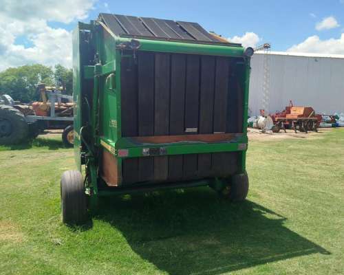 Rotoenfardadora John Deere 535 - en Funcionamiento.