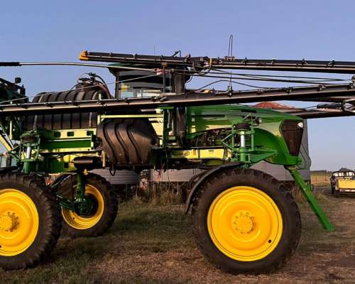 Pulverizadora John Deere 4730.
