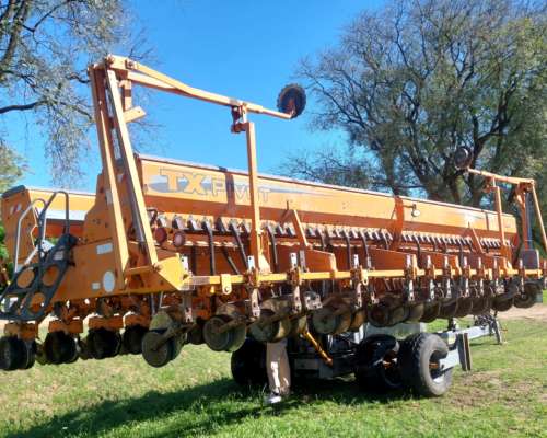Agrometal T X Pivot Neumáticaa