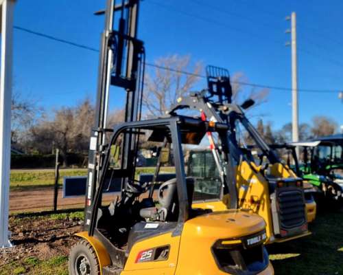 Autoelevador Toolking de 2,5tn Diesel Disponible