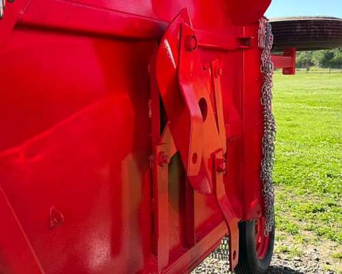 Desmalezadora 4660 de Arrastre Yomel Usada - Como Nueva