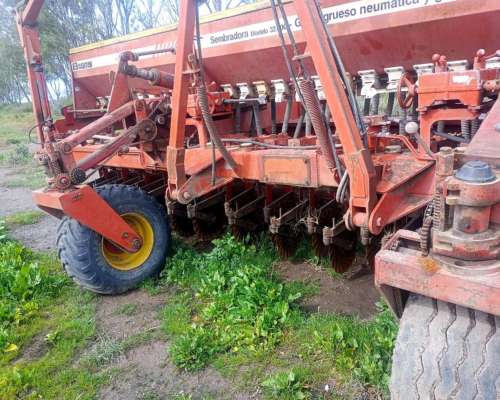 Sembradora de Directa Bertini 32000