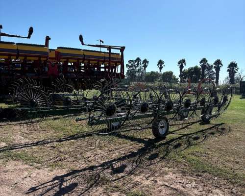 Rastrillo Agroindustria en V de 14 Estrellas Reparado