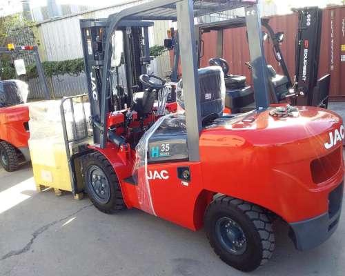 Autoelevador JAC 3,5 TN Motor Mitsubishi Diésel TT4500