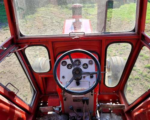 Massey Fergusson 1098 .