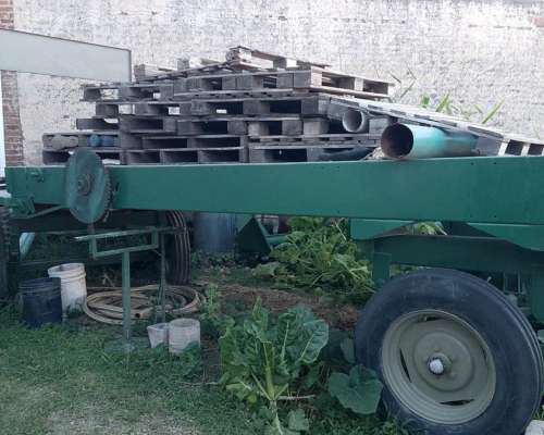 Acoplado Agromec. 5mts X 2,2 Mts. año 2000.