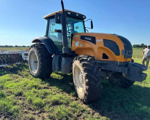 Tractor Valtra AR 135