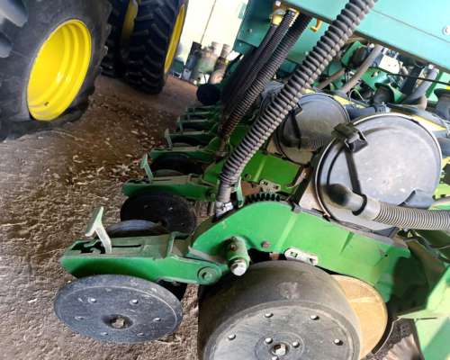 John Deere DB44 de 24 a 52 . Corte - Fertilizador Lanza
