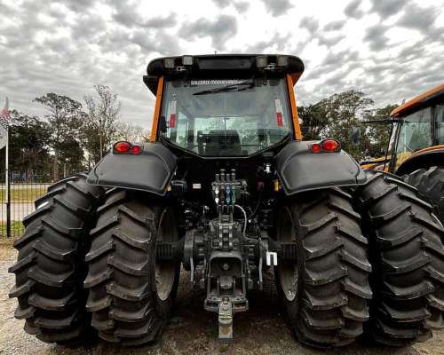Valtra BH 224 (220 HP) Rodado Dual
