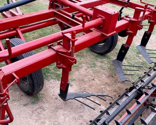 Arrancadora de Mani de 4 Surcos Timon Fijo Marca Marinozzi