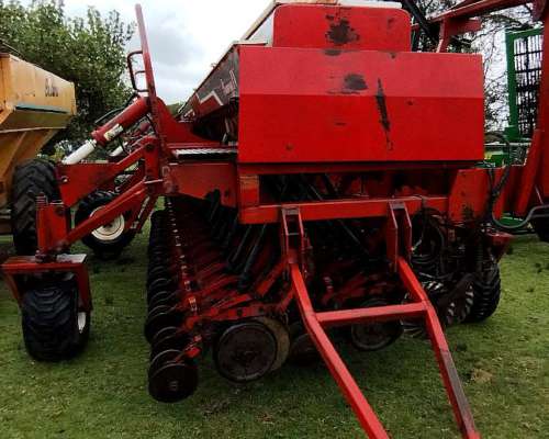 Sembradora Crucianelli 3520 con Alfalfero y Sensores Cuffia