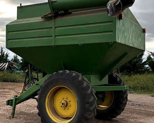 Tolva Autodescargable Impagro de 9 TN. Balanza Vesta.