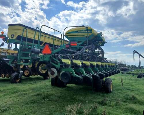 Sembradora John Deere 1745 de 18 a 52 y 24 a 38 cm