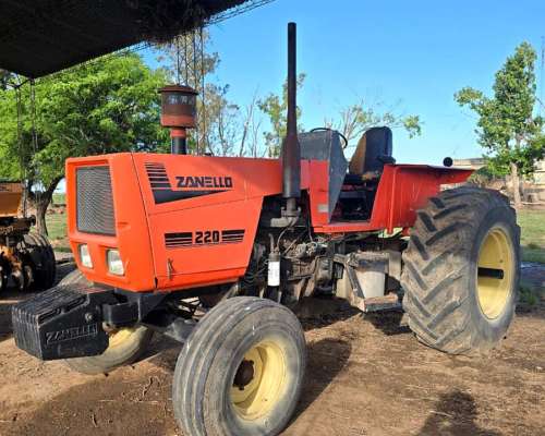 Tractor Zanello 220 con Motor Copia Mercedes en Buen Estado