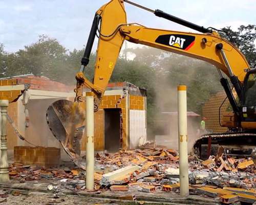 Demoliciones,excavaciones,mov de Suelos,compramos Hierro