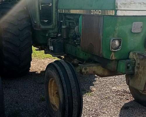 Tractor John Deere 3140