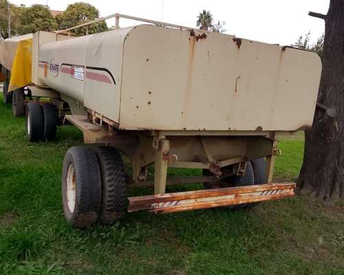 Cisterna Schiarre con Bauleras