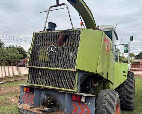 Claas Jaguar 860 – Picadora Autopropulsada para Reparar