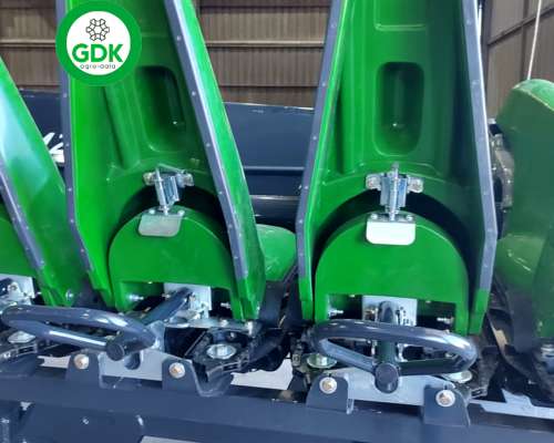 Cabezal Maicero 11 a 52.5 Embocado John Deere C/carro. Ombu