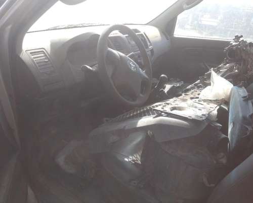 Vendo Permuto Toyota Hilux 2014 .cabina Simple