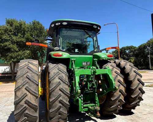 Tractor John Deere 7230r, 230 HP, 4wd, Dual, 2018.