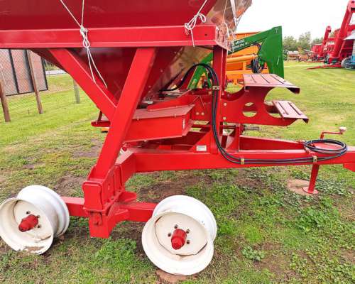 Fertilizadora al Voleo de 4000 Kg - Ancho 36 M - Syra