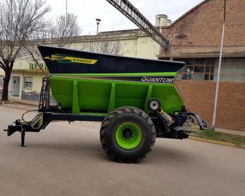 Fertilizadora Bernardin Quantum 8000/10000 Lts