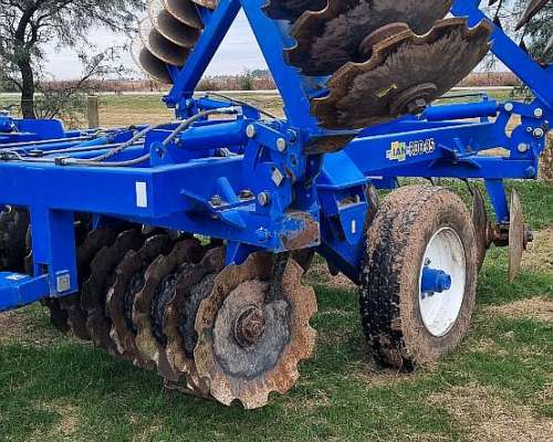 Rastra Desencontrada Semi Nueva . Impecable