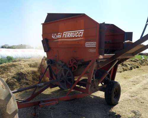 Vendo Desmenuzadora de Rollos Ferruccci