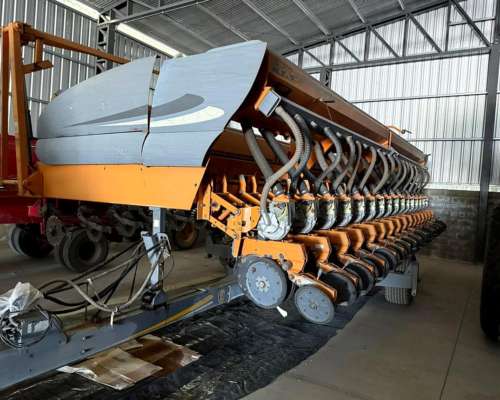 Sembradora Agrometal TX Pivot, año 2010, 16 a 52, 20 a 40