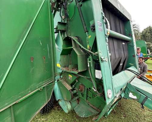 Rotoenfardadora John Deere 567