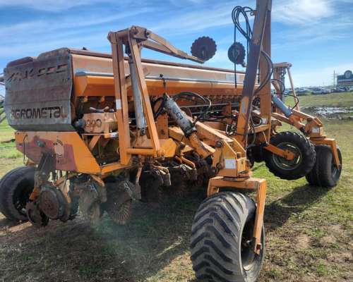 Sembradora Agrometal MX de 23 a 21 Grano Fino Alfalfero