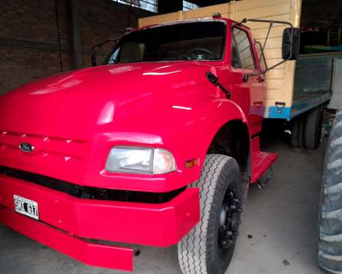 Vendo Ford 14000 Chassis en Excelente Estado, Modelo 94