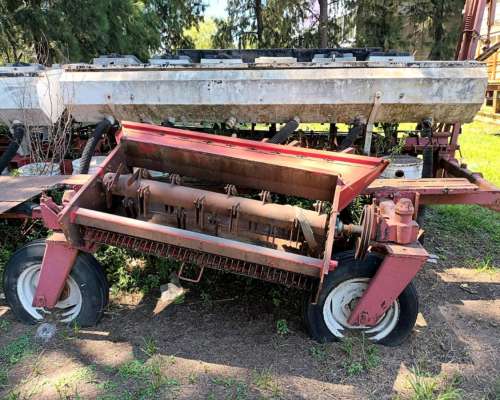 Sembradora Giorgi - 12 Surcos a 52 cm - Doble Fertilizacion