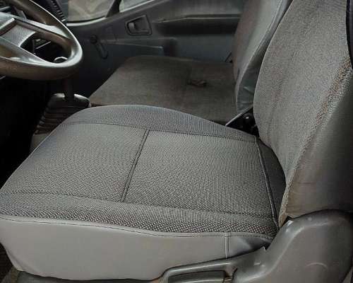 Mitsubishi Canter año 2000