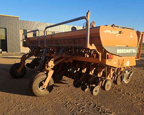 Agrometal MXY 31/21 Fert MAX Autonomia 2010 Alfalfero